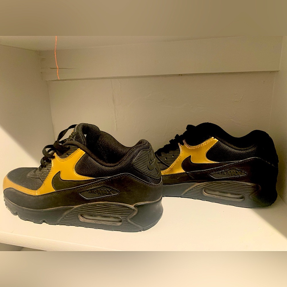 Nike Air Max 90 Essential, Men’s size 10.5